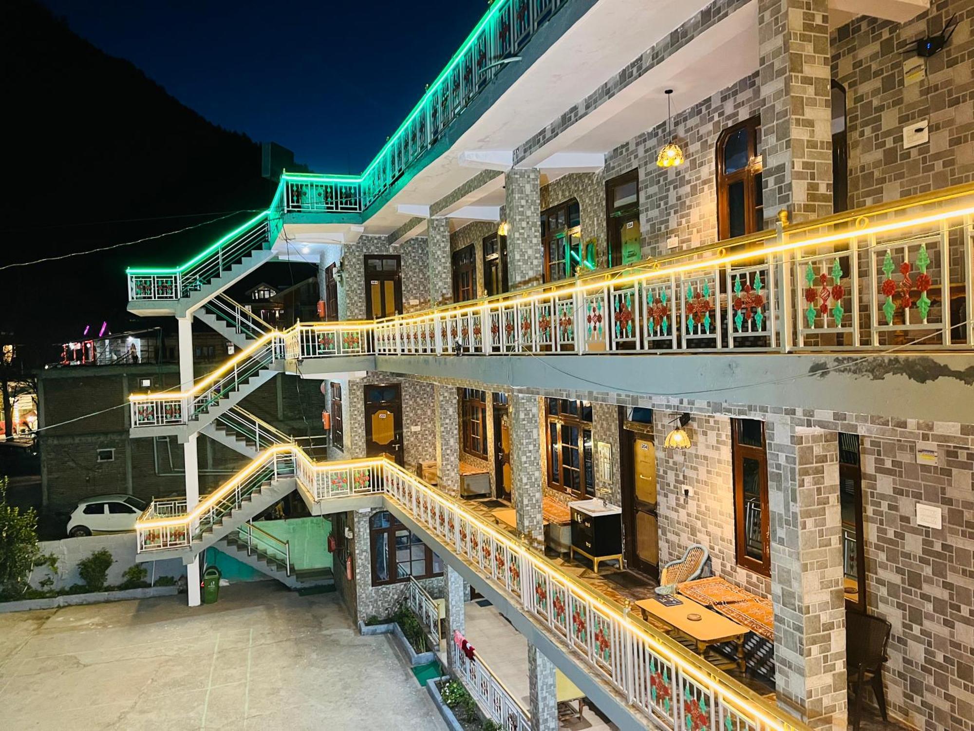 Hotel Dream Valley Kasol #Near Mall Road #River View #Parking #Gaming Zone #Open Terrace #Restaurant المظهر الخارجي الصورة
