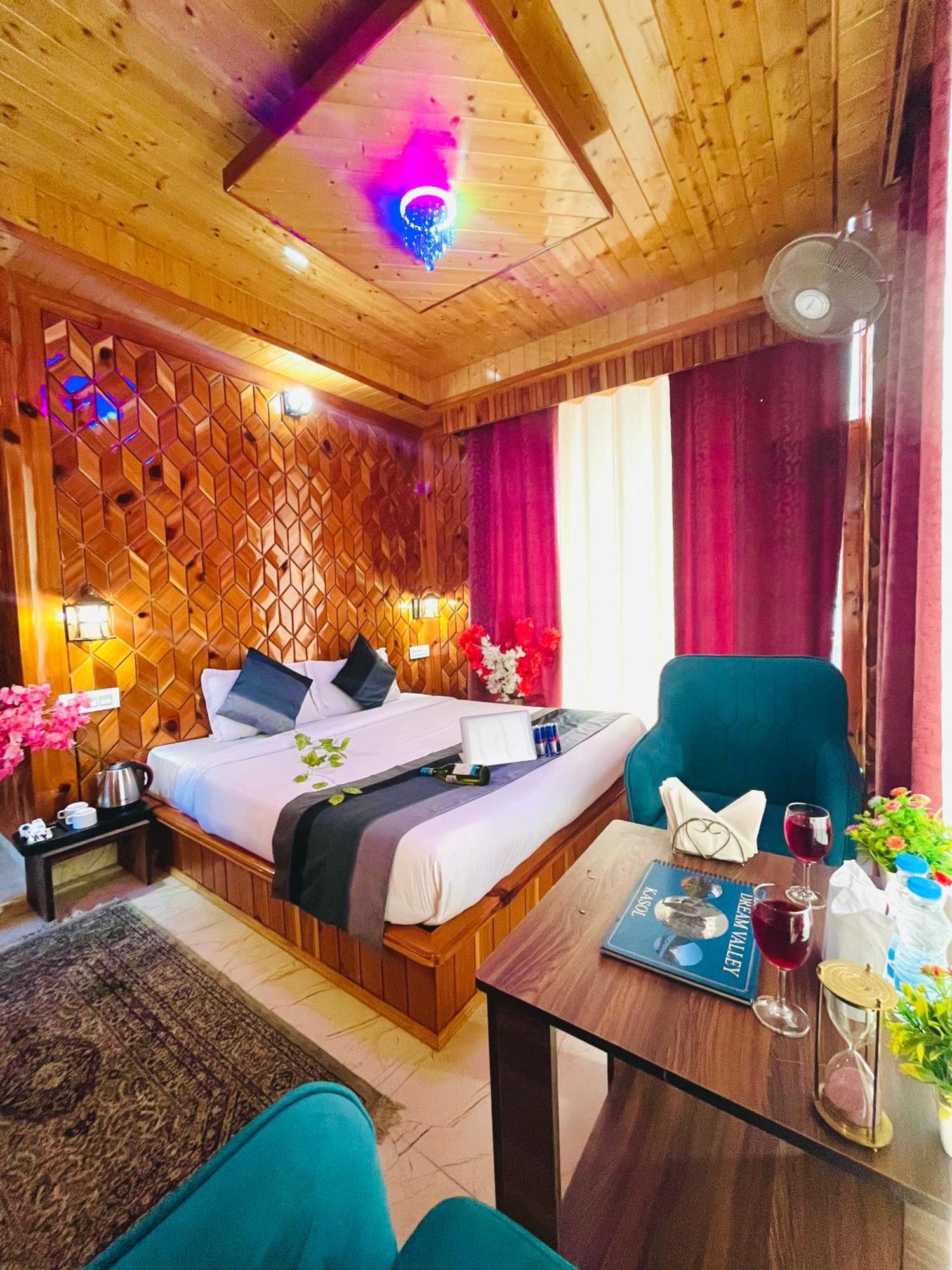 Hotel Dream Valley Kasol #Near Mall Road #River View #Parking #Gaming Zone #Open Terrace #Restaurant المظهر الخارجي الصورة